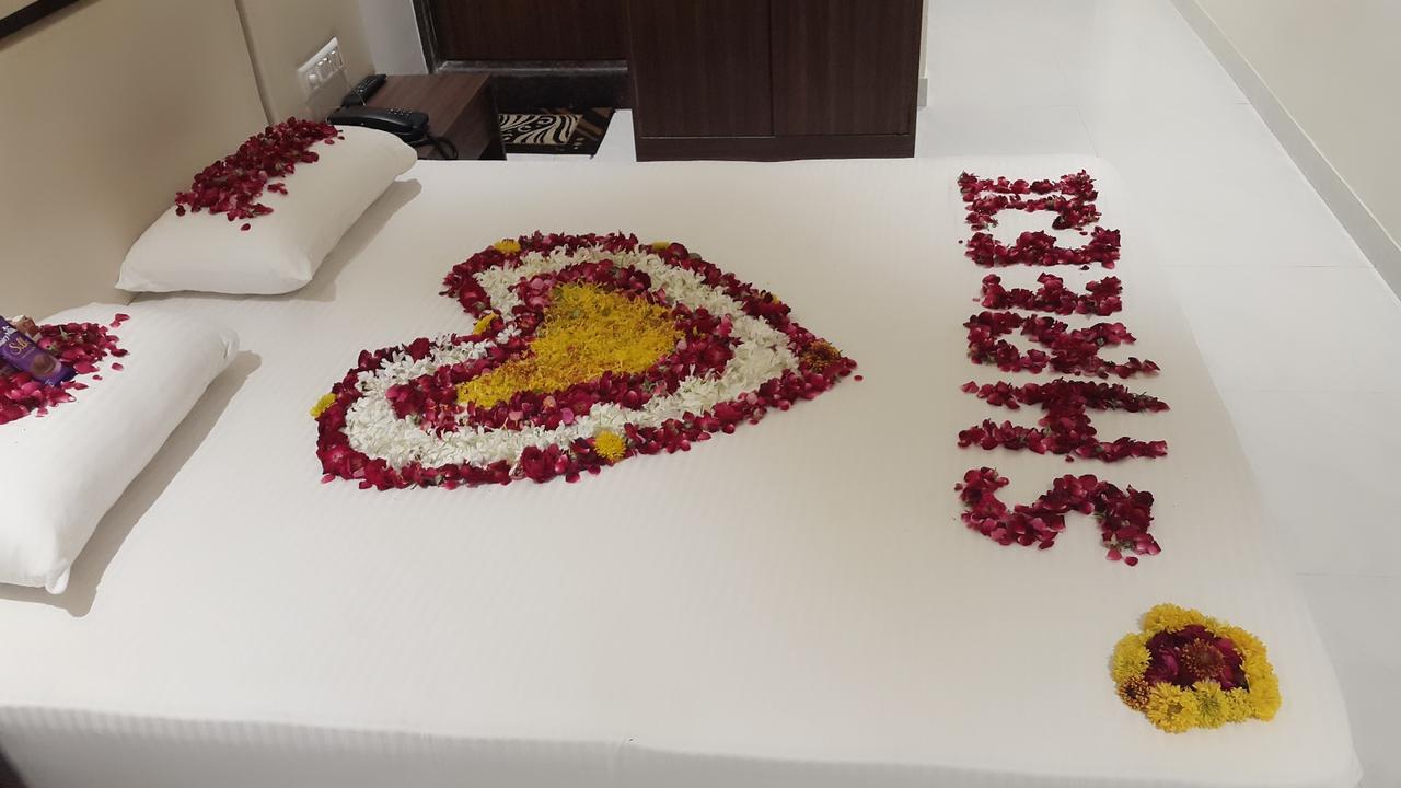 فندق Nāthdwāraفي  Shree Jee Intenational المظهر الخارجي الصورة